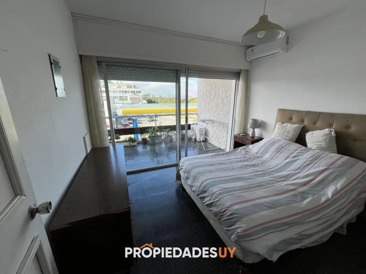 Apartamento 1 dormitorio en Primera Línea de Playa Mansa con cochera 3