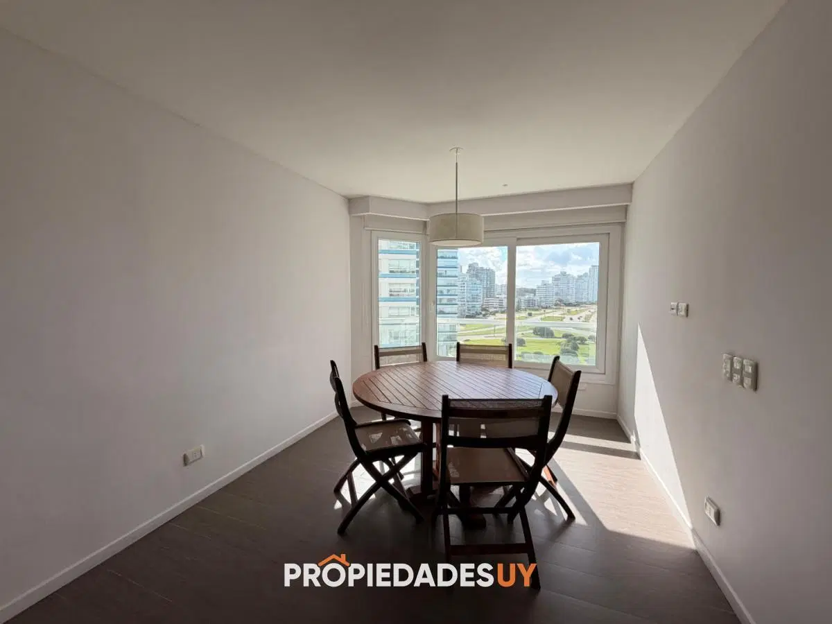 Vende apartamento con vista al mar, de 4 dormitorios en Brava, Punta del Este 4