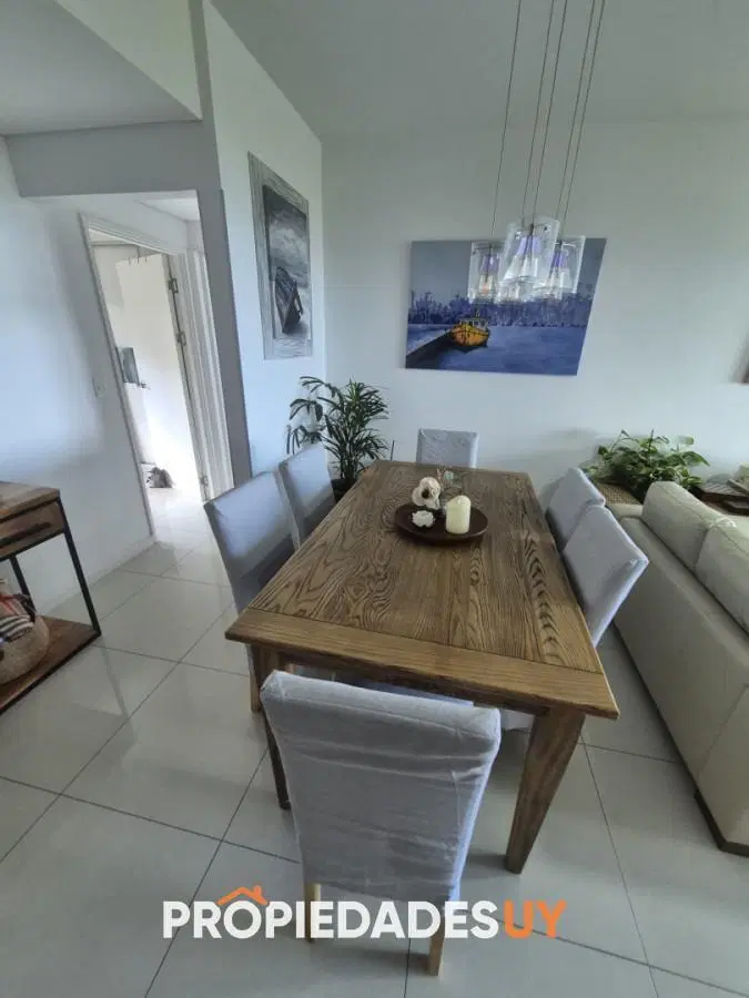 Apartamento en venta primera linea Playa Mansa Punta del Este 2 dormitorios 4