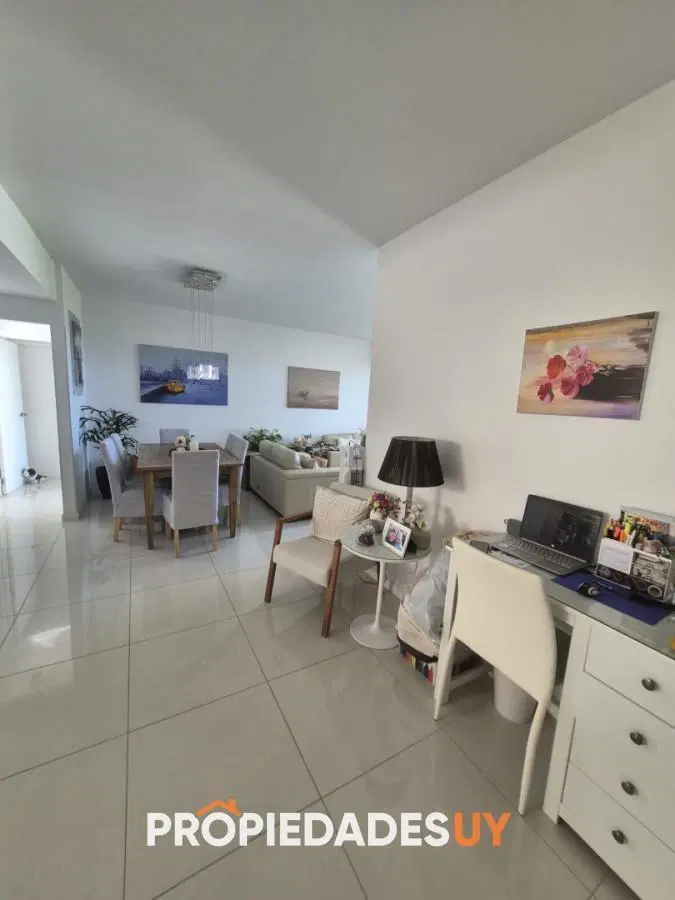 Apartamento en venta primera linea Playa Mansa Punta del Este 2 dormitorios 5