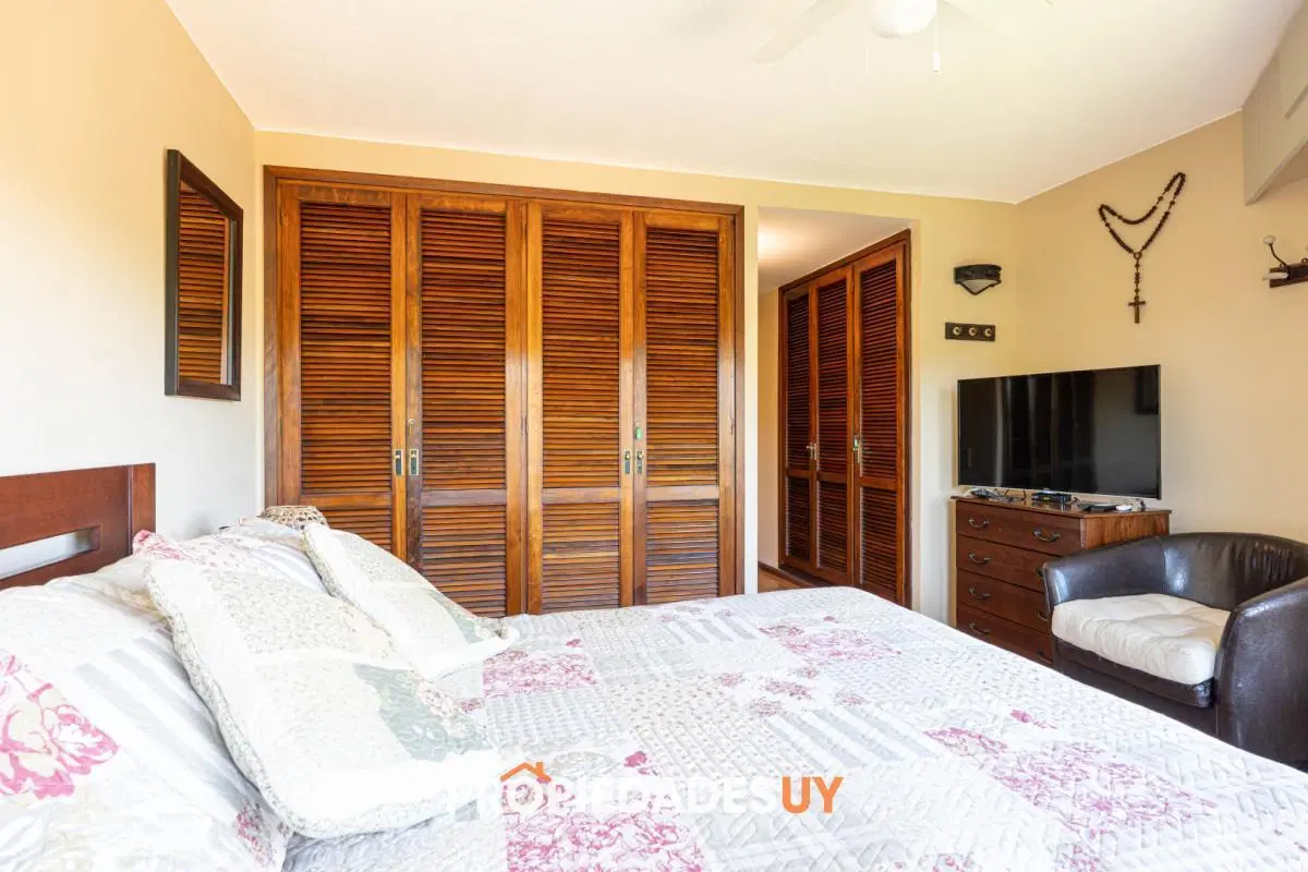 Apartamento de 3 dormitorios mas dependencia en venta 3