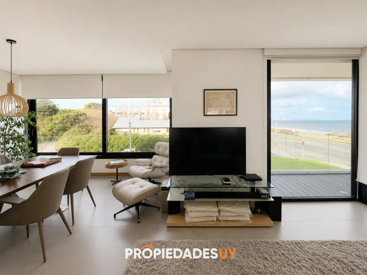 Apartamento en venta Pinares Primera linea de Playa Mansa 2