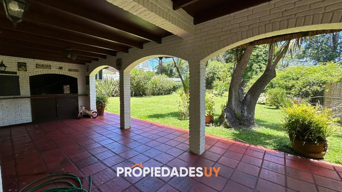 Foto de Vendo Excepcional Chalet de 4 Dorm y 4 baños en San Rafael Zona del, imagen 4