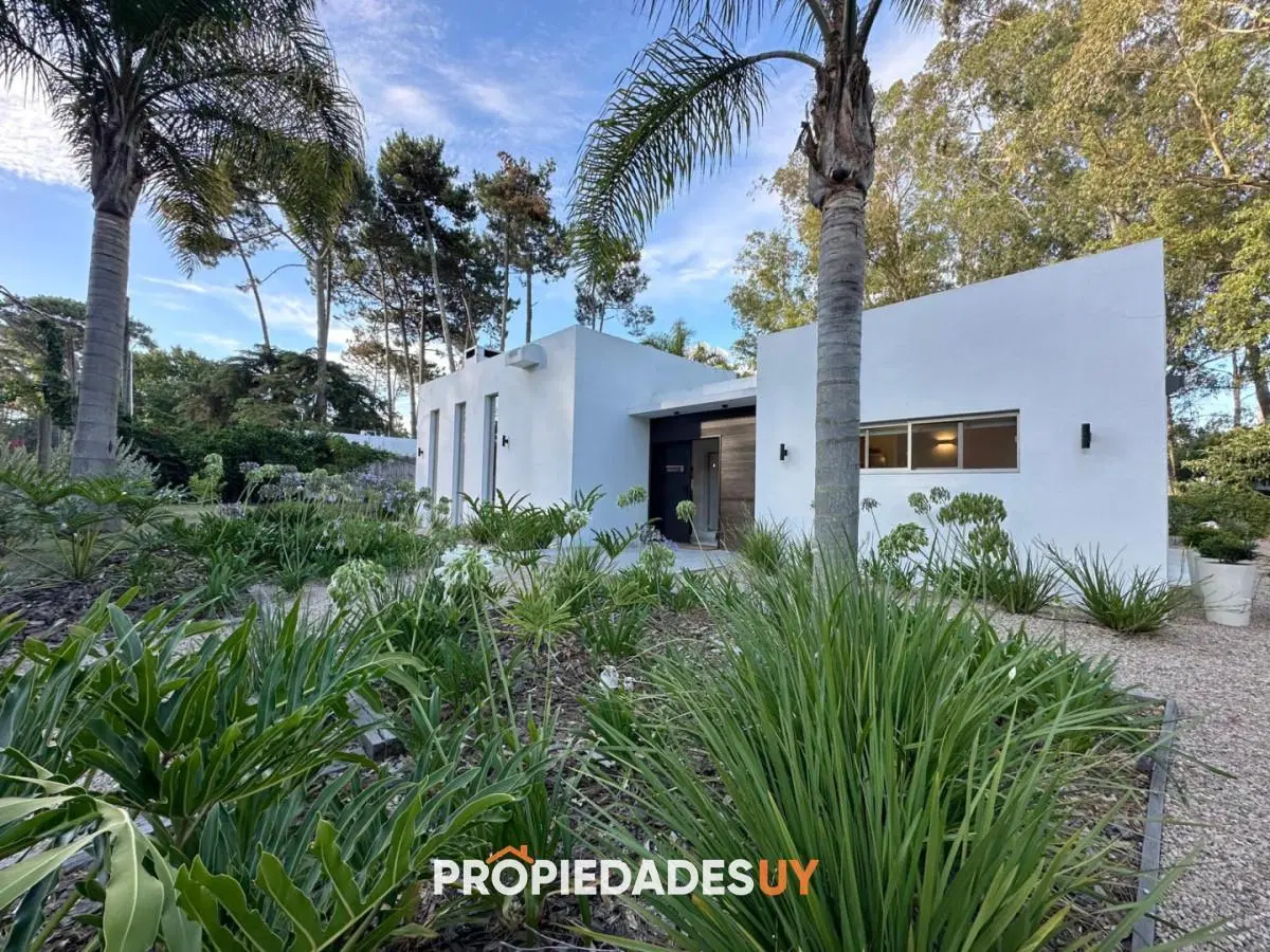 Casa de 4 Dormitorios en venta en San Rafael, Punta del Este. 4