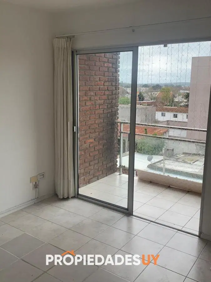 Apartamento de 3 dormitorios en alquiler anual y venta Maldonado 1