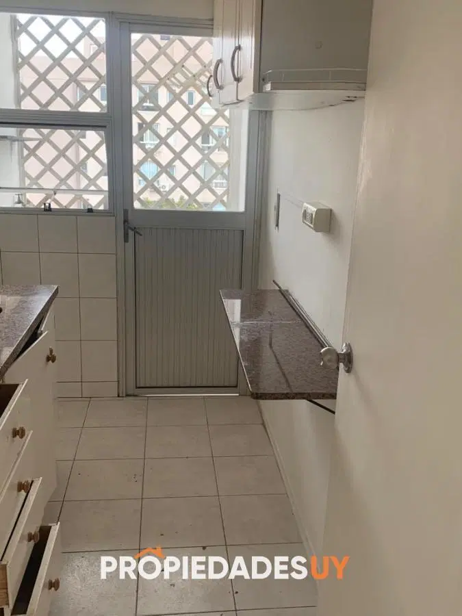 Apartamento de 3 dormitorios en alquiler anual y venta Maldonado 4