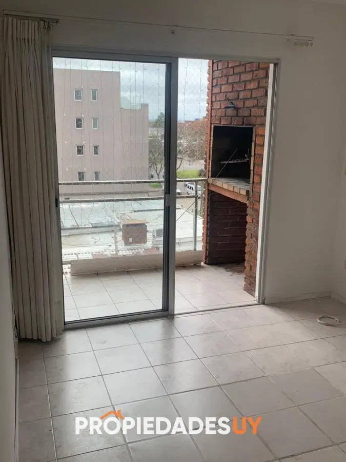 Apartamento de 3 dormitorios en alquiler anual y venta Maldonado 3