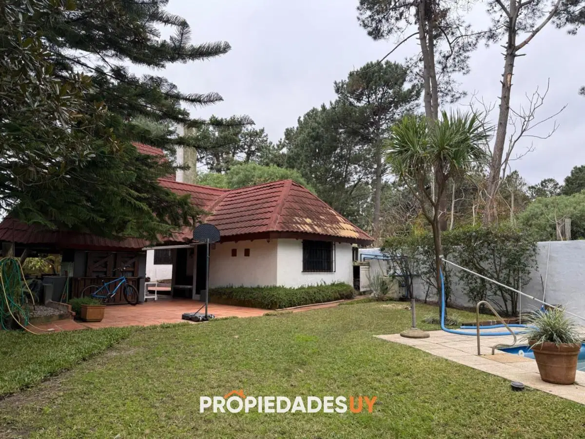 A pocas cuadras de la playa - Casa en Venta, 4 dormitorios, Pinares 5