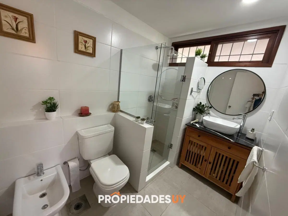A pocas cuadras de la playa - Casa en Venta, 4 dormitorios, Pinares 2