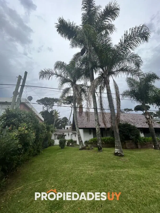 Casa alquiler anual y venta de 4 dormitorios 3