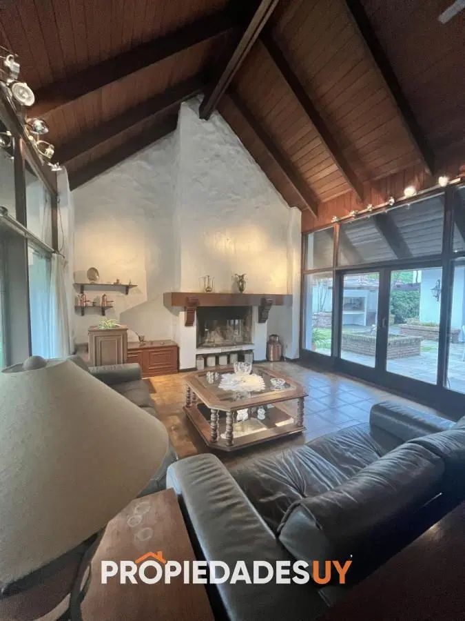 Casa alquiler anual y venta de 4 dormitorios 5