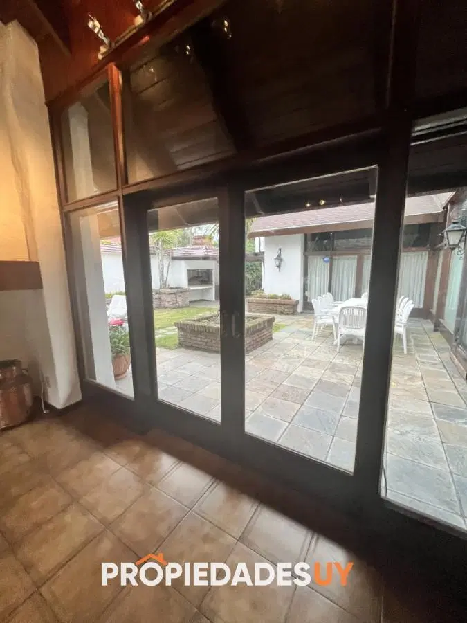 Casa alquiler anual y venta de 4 dormitorios 1
