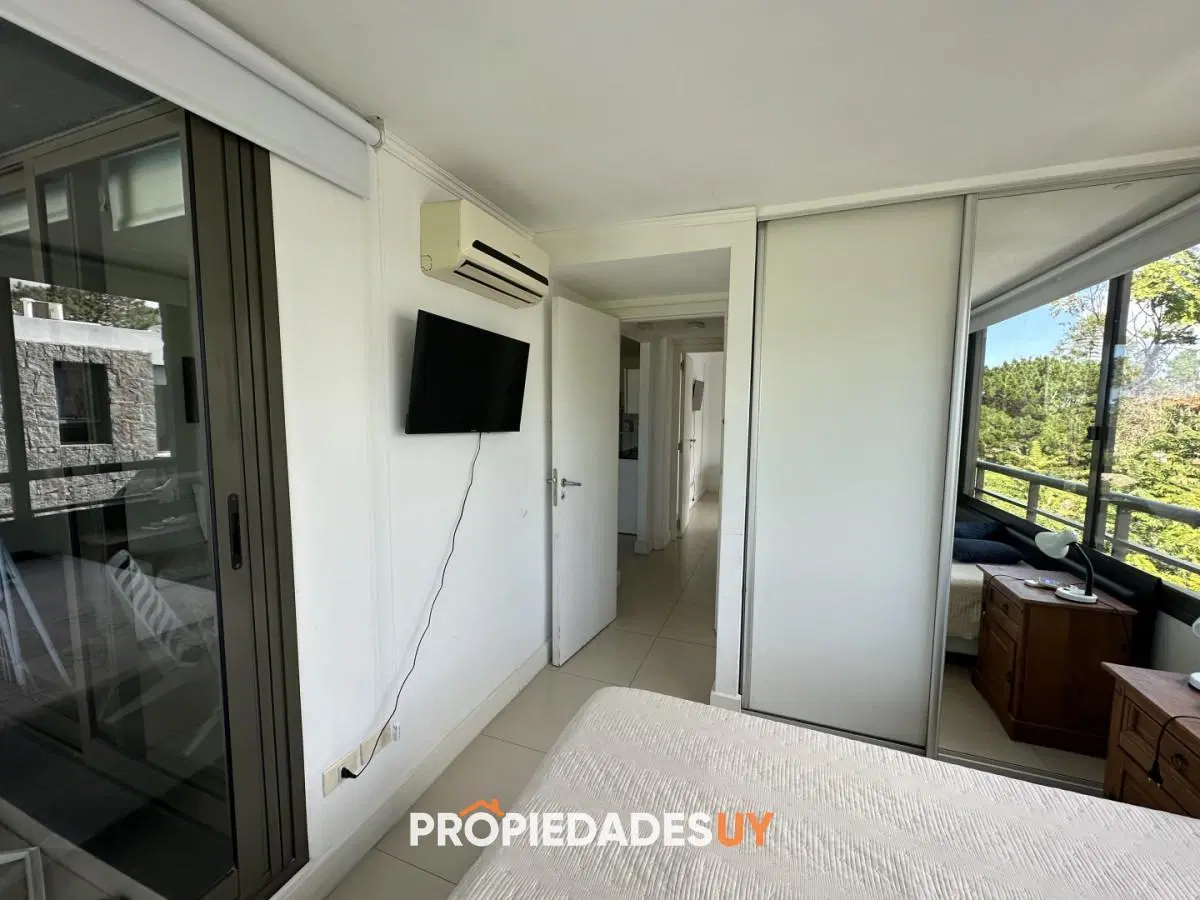 Apartamento alquiler invernal de 2 dormitorios terraza con parrillero en Punta del Este, San Rafael 2