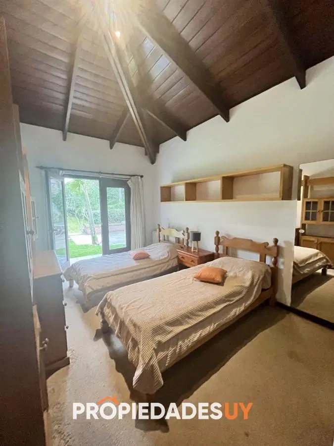 Casa alquiler anual y venta de 4 dormitorios 5
