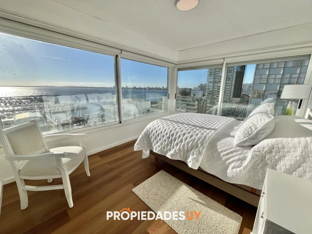Apartamento en venta 4 dormitorios con vista al Puerto 4