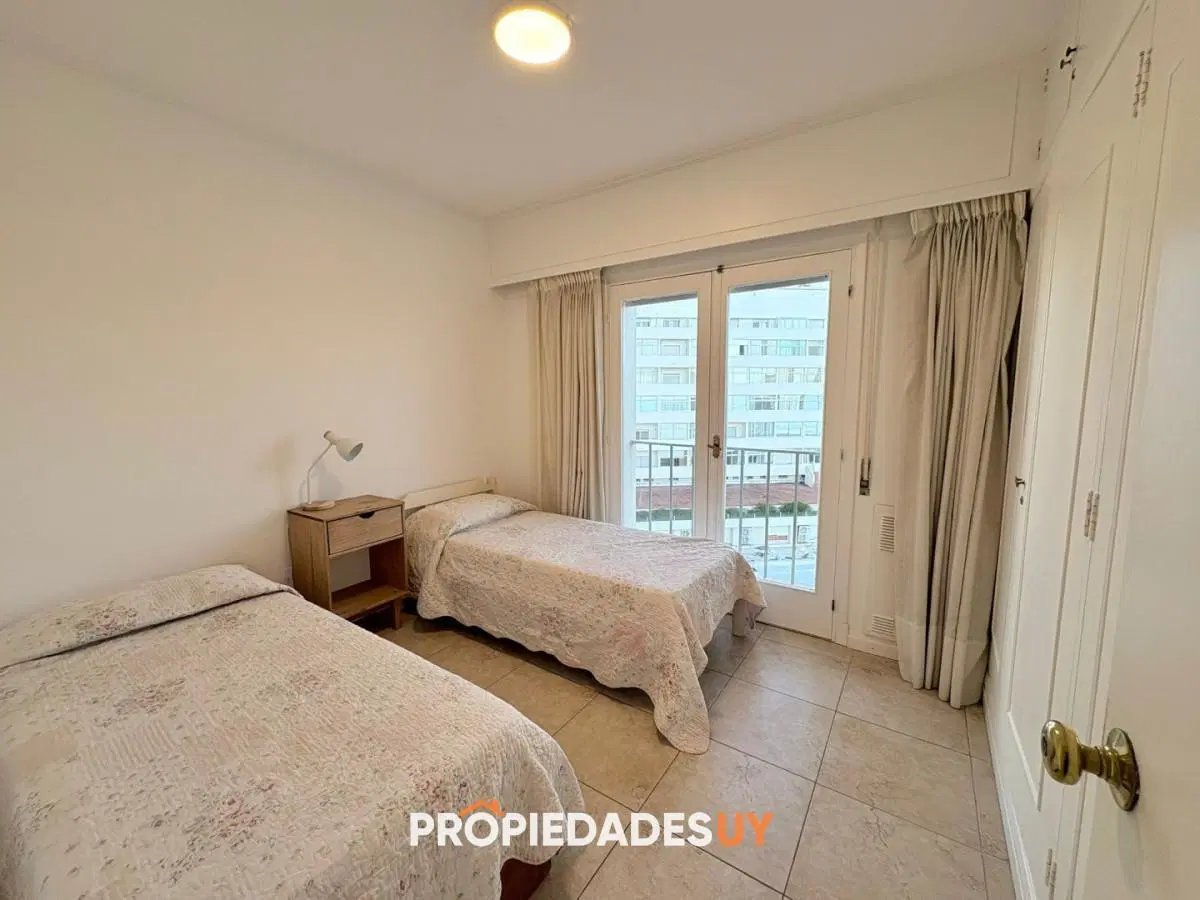 Apartamento en venta y alquiler anual 2 dormitorios 5