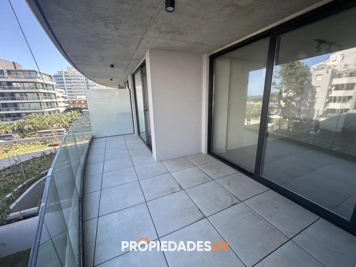 Apartamento de 2 dormitorios en venta en Manglar Brava, Playa Brava Punta del Este 2