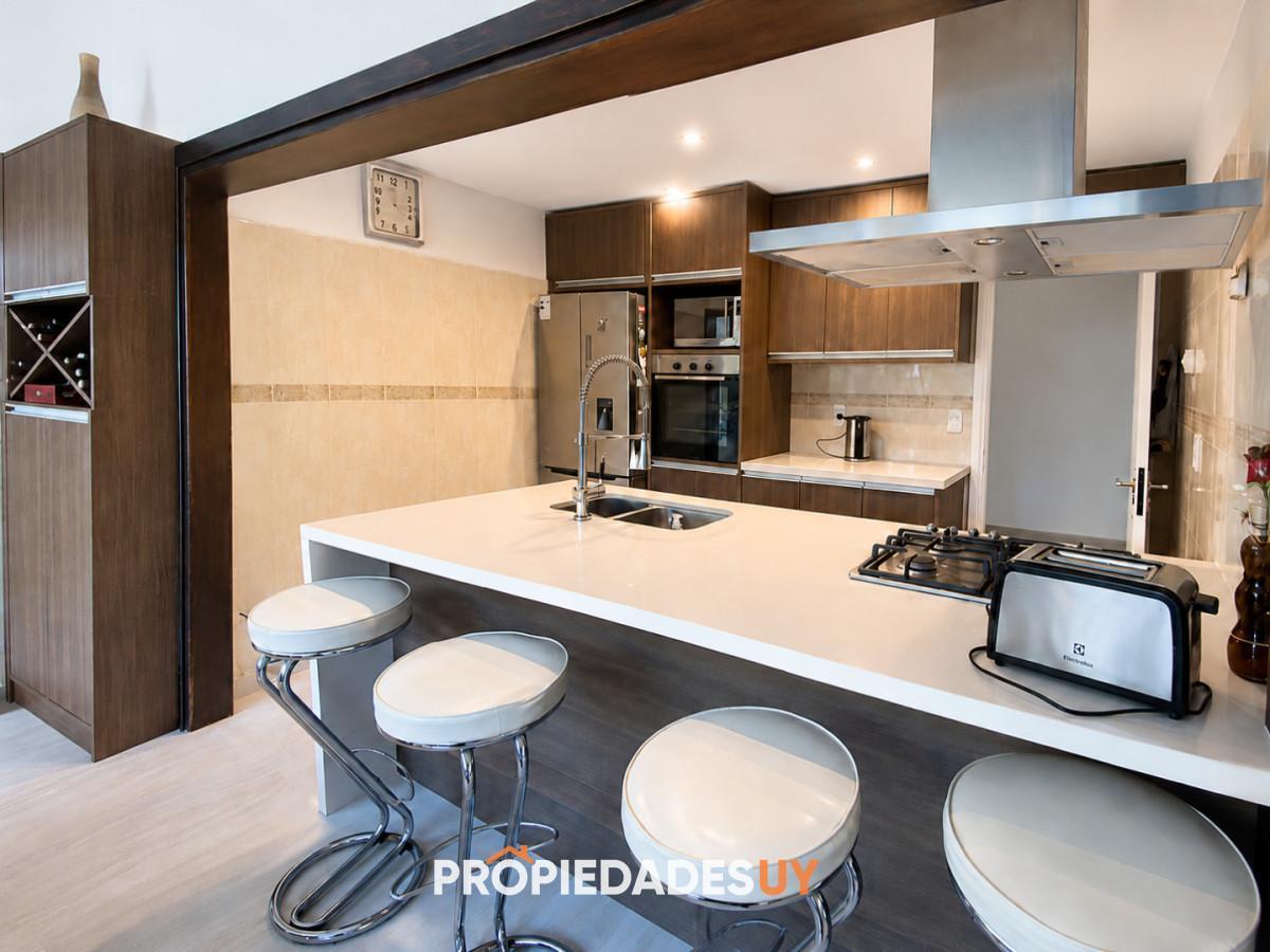 Foto de Casa en alquiler en playa mansa con capacidad para 10 personas, imagen 5