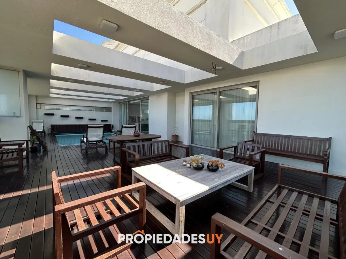 Exclusivo Penthouse con Piscina Privada y Vistas Panorámicas en Punta del Este 5