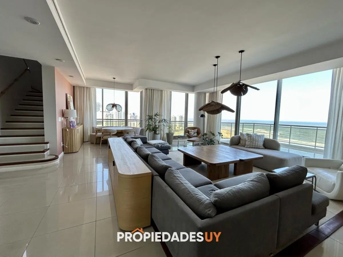 Exclusivo Penthouse con Piscina Privada y Vistas Panorámicas en Punta del Este 2