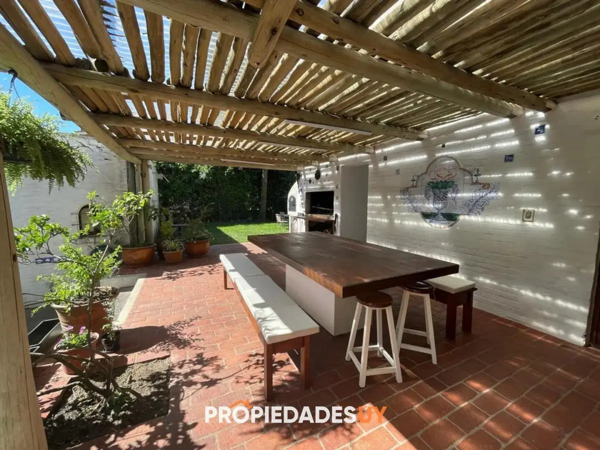Casa para 13 personas ubicada a una cuadra del mar 3