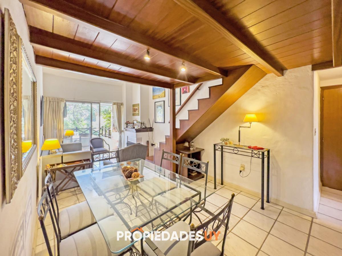 Apartamento en venta de tres dormitorios