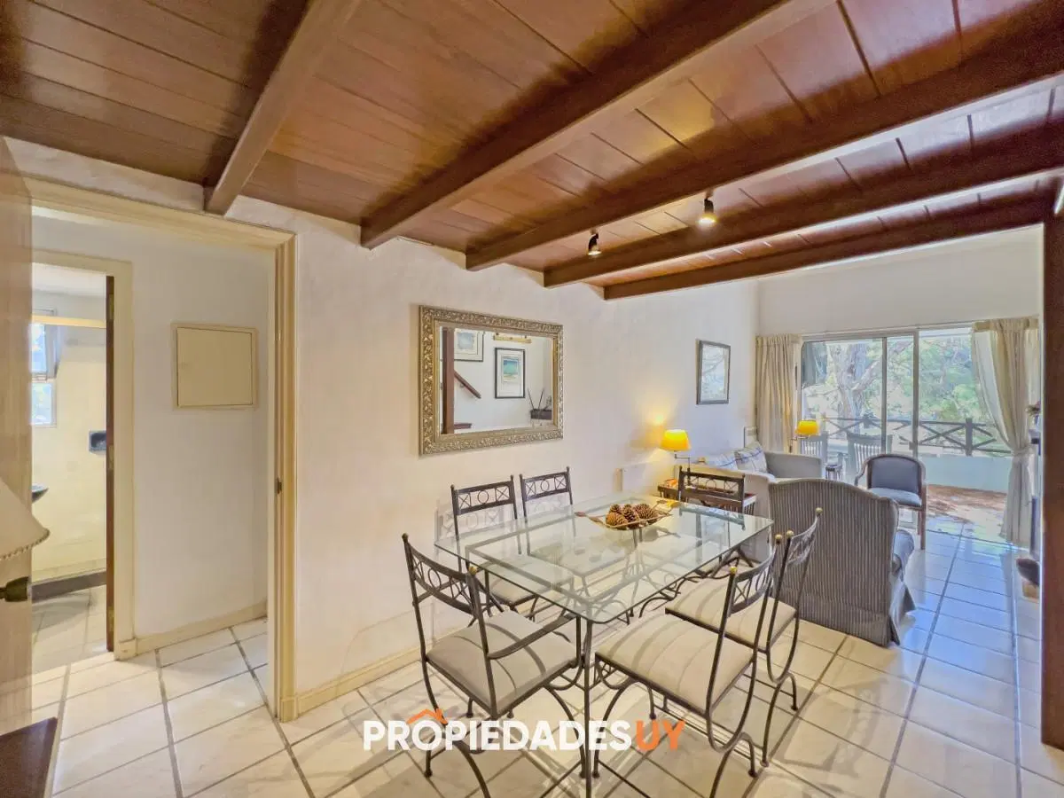 Apartamento en venta de tres dormitorios 8
