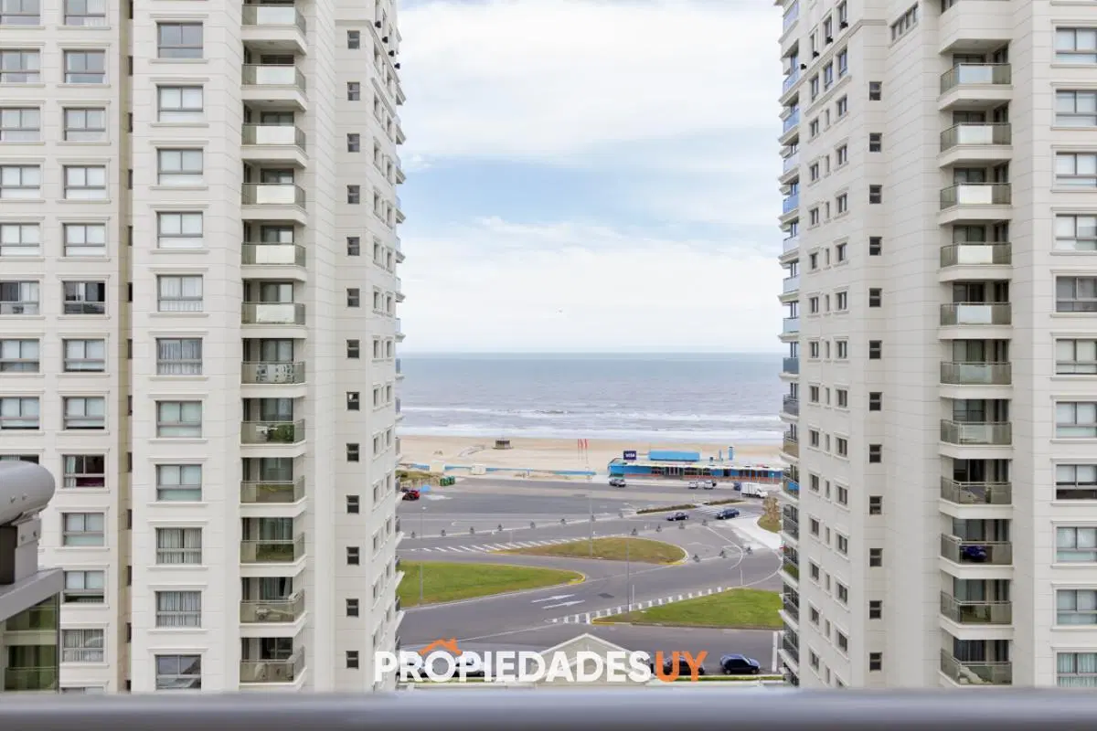 Apartamento en venta en Brava Punta del Este, 3 dormitorios, 3 baños 4