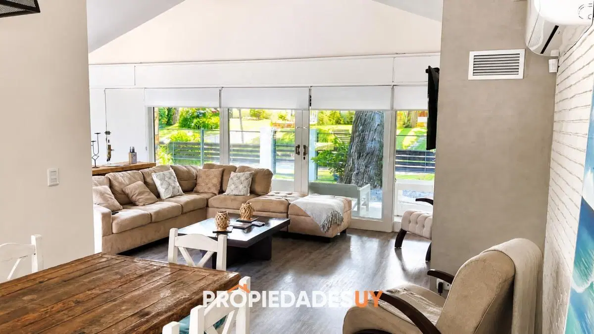 Casa muy bien ubicada a 4 cuadras de la playa mansa 1