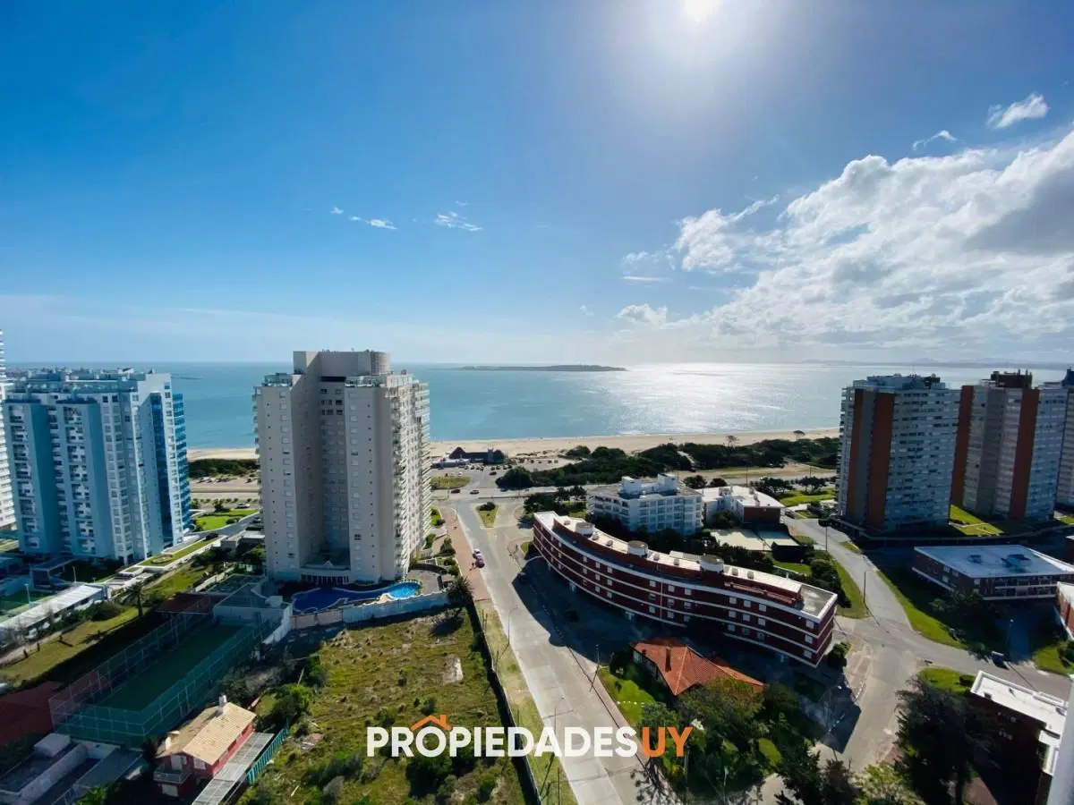 Apartamento en alquiler temporario Playa Mansa 2 dormitorios 4
