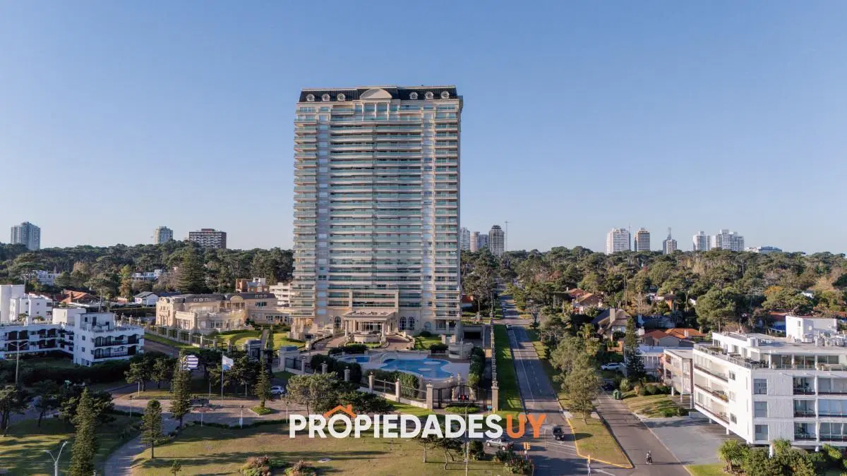 Apartamento de 3 dormitorios a la venta y en alquiler anual - Punta del Este 3