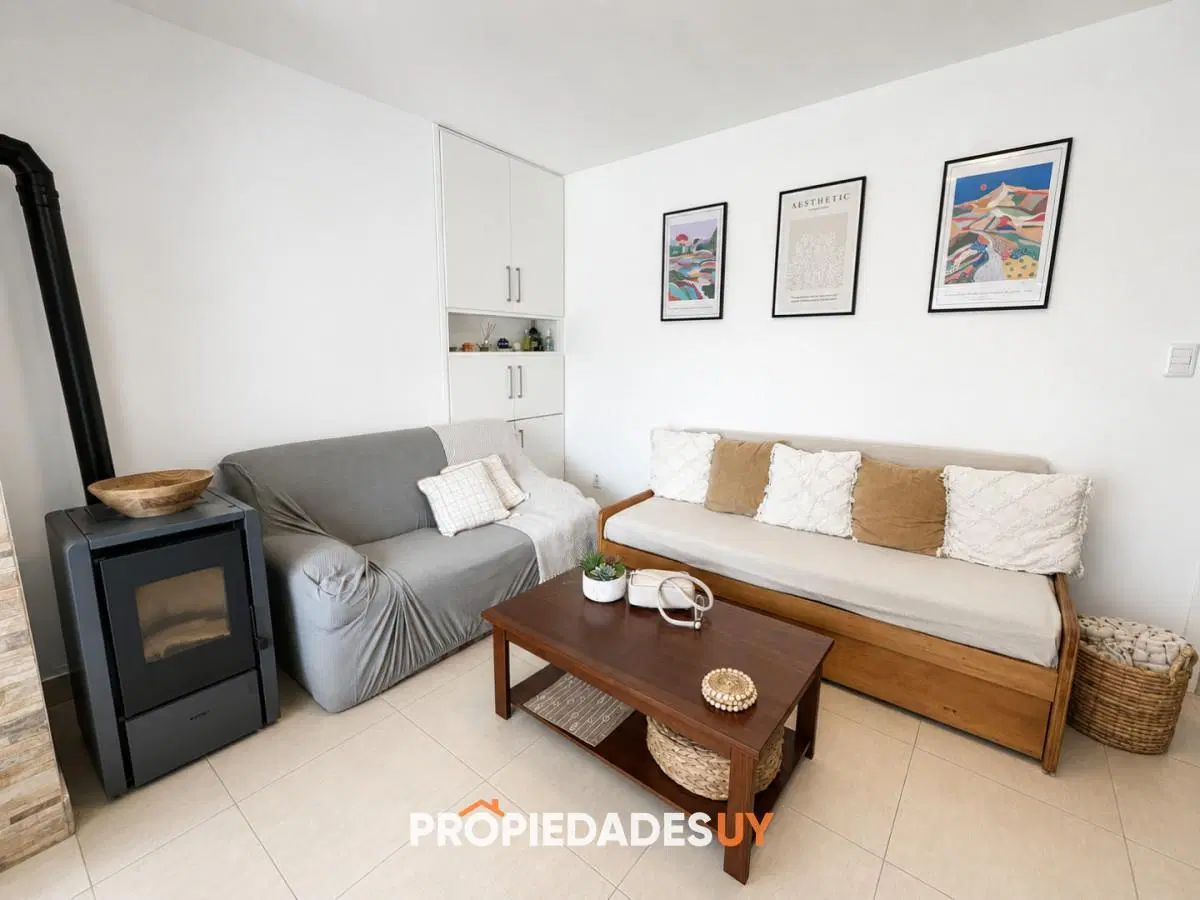 Apartamento reciclado en venta de 1 dormitorio y medio, Península, Punta del Este 2