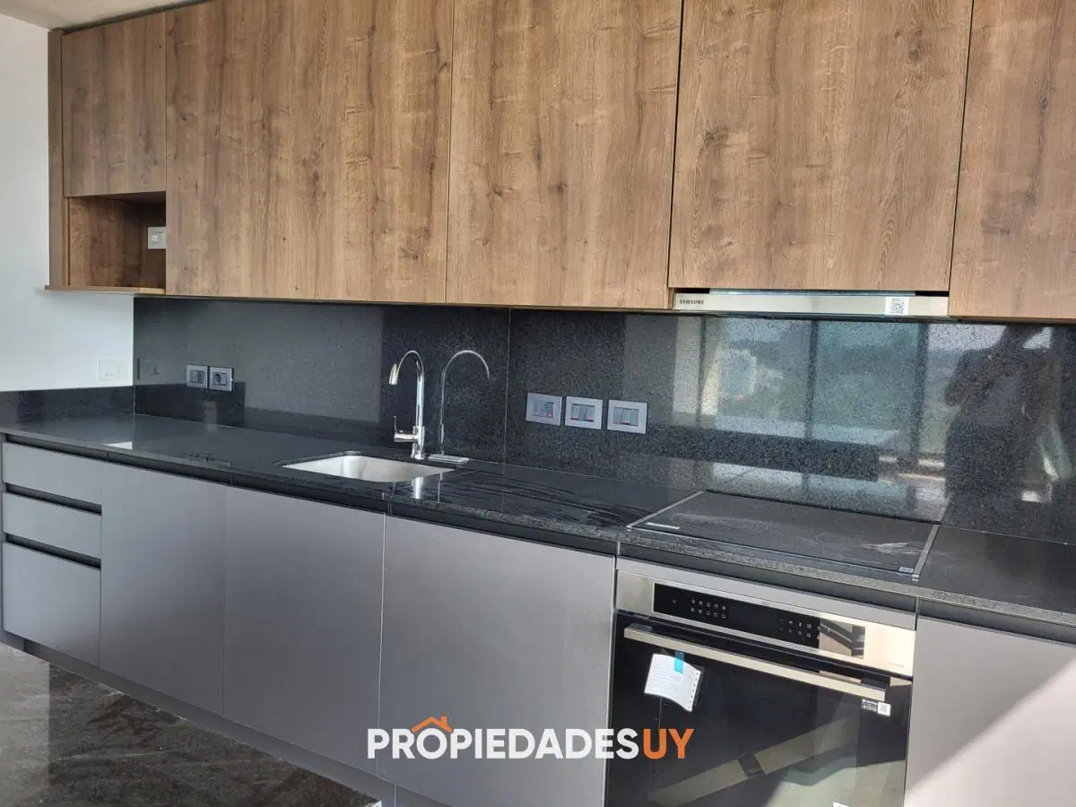 Alquiler Anual y Venta de Apartamento 3 Dormitorios - Torres del Este - Punta del Este 8