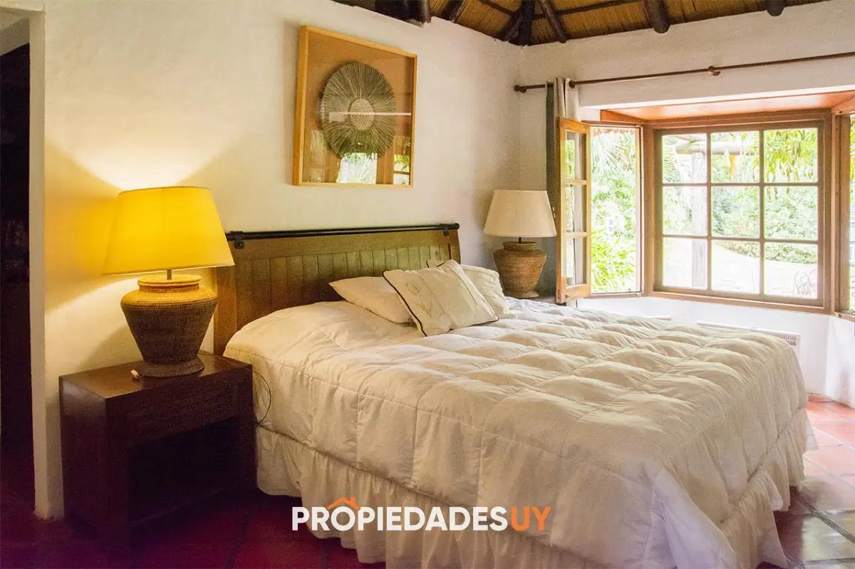 En venta casa de 1 dormitorio con dependencia en Cantegril 8