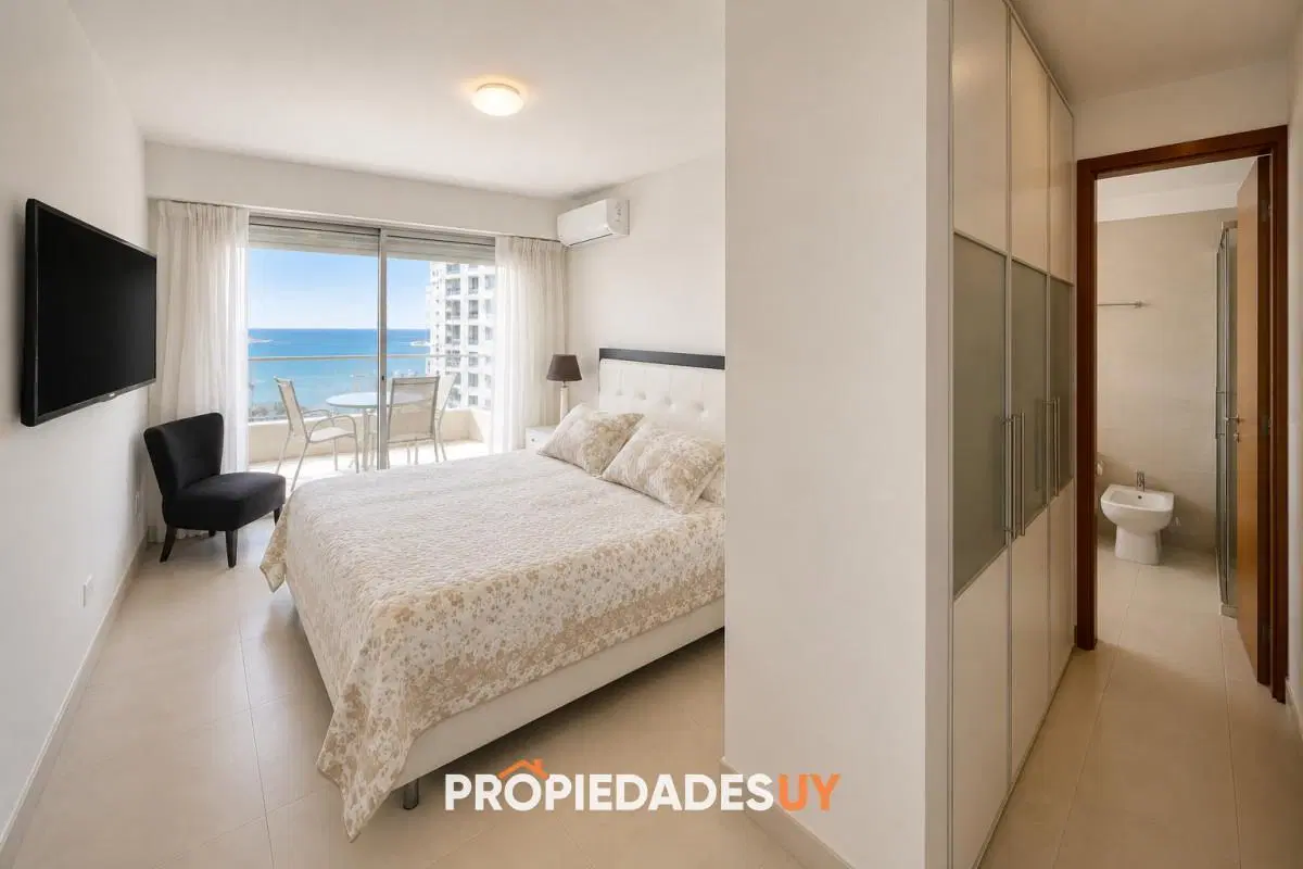 Alquiler Anual Seasons Tower-2 dormitorios con vista al mar-Playa Mansa 5
