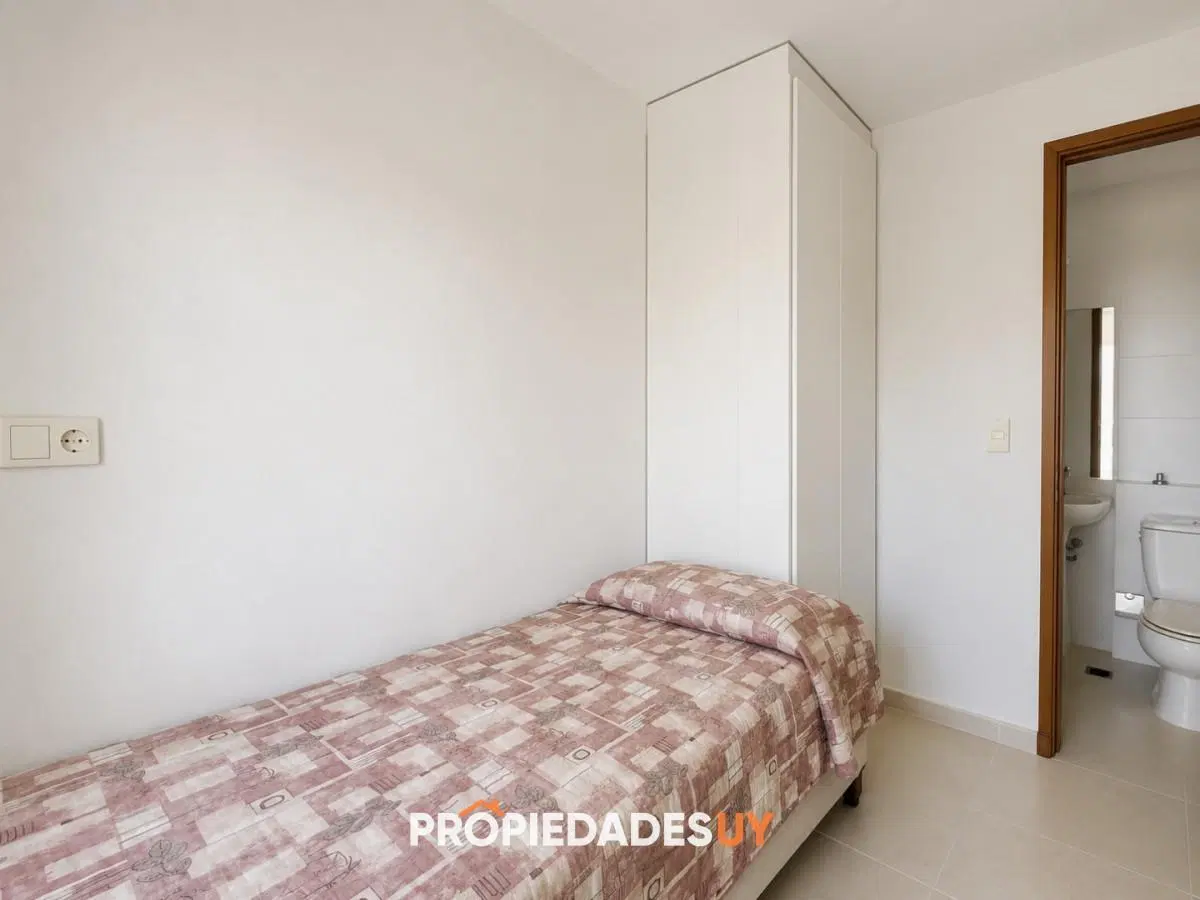 Alquiler Anual Seasons Tower-2 dormitorios con vista al mar-Playa Mansa 4