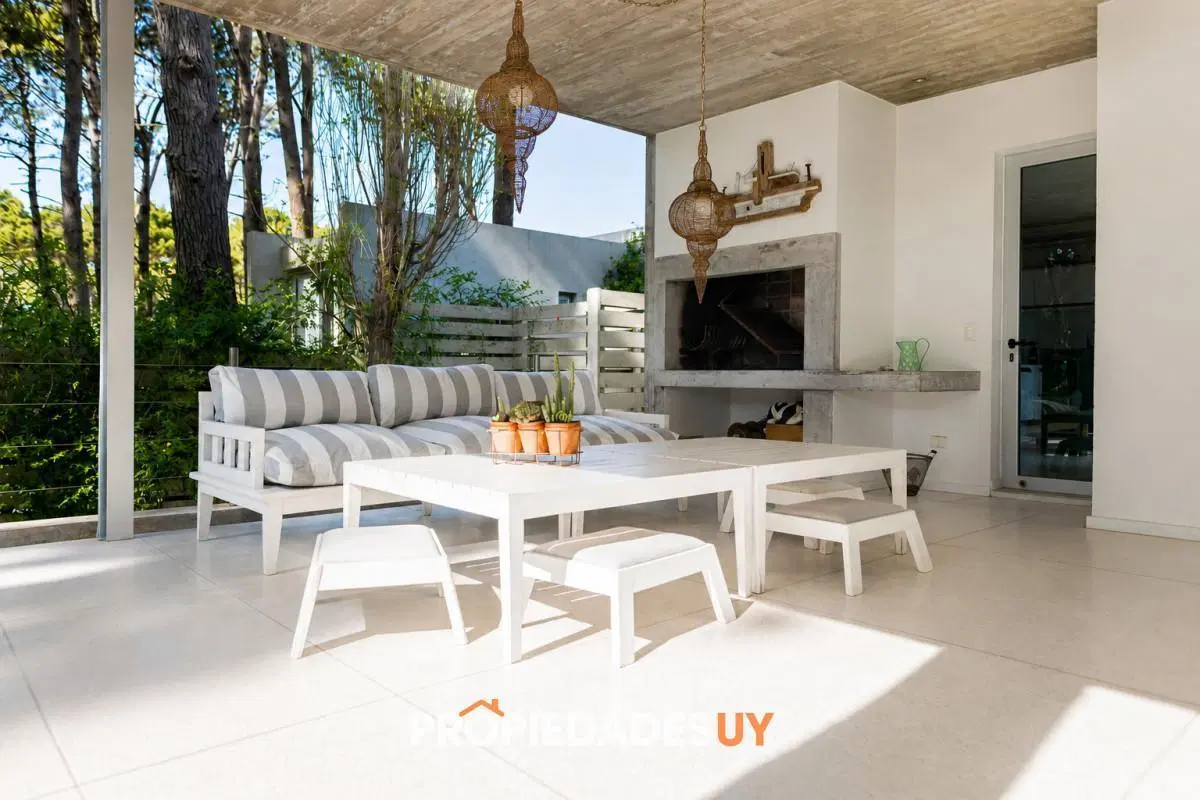 Casa en venta de 4 dormitorios, en Rincon del Indio 8