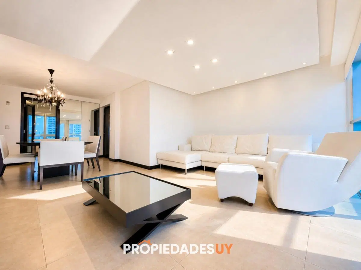 Venta de Excelente Apartamento de 3 Dormitorios con Vista al Mar, Playa Mansa, Punta del Este 5