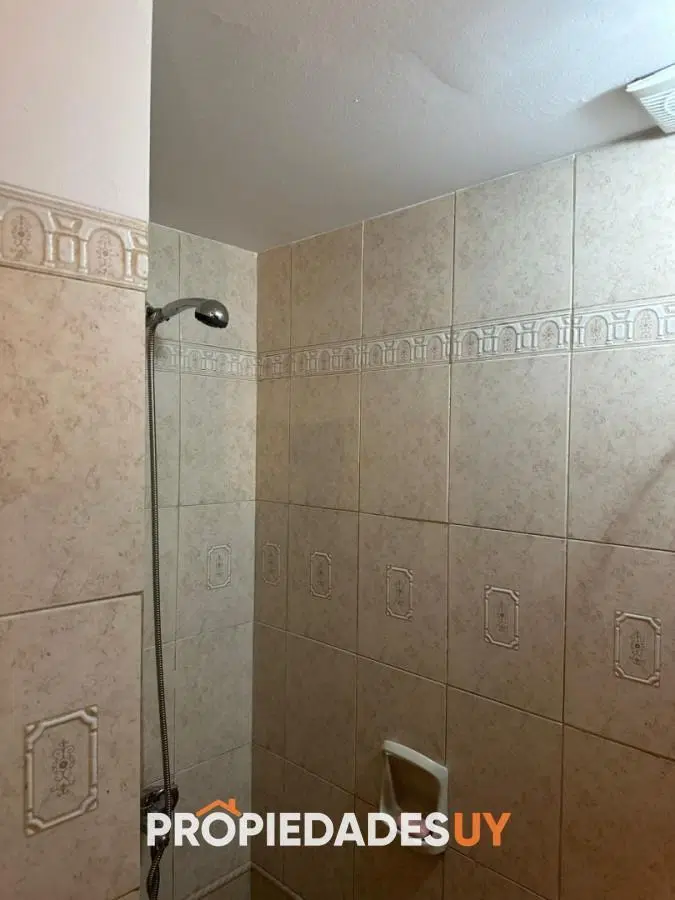 OPORTUNIDAD EN BARRIO CANTEGRIL . VENDO CASA DE 3 DORM. Y 3 BAÑOS EN ZONA DE COLEGIOS, FACULTADES Y 4