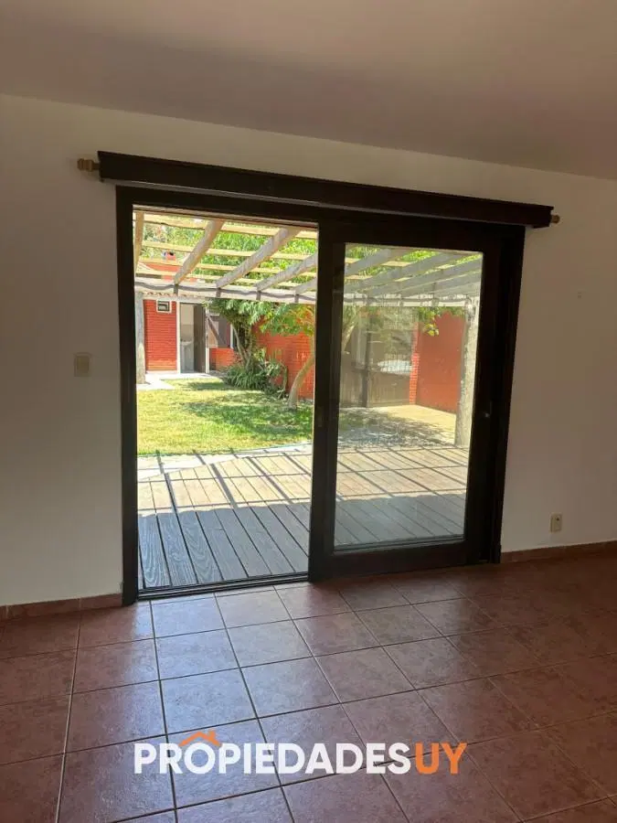 OPORTUNIDAD EN BARRIO CANTEGRIL . VENDO CASA DE 3 DORM. Y 3 BAÑOS EN ZONA DE COLEGIOS, FACULTADES Y 5