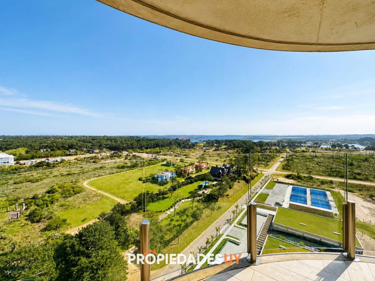 Espectacular Apartamento de 2 Dormitorios y Medio, piso alto, Torre Surfside, Punta del Este 8