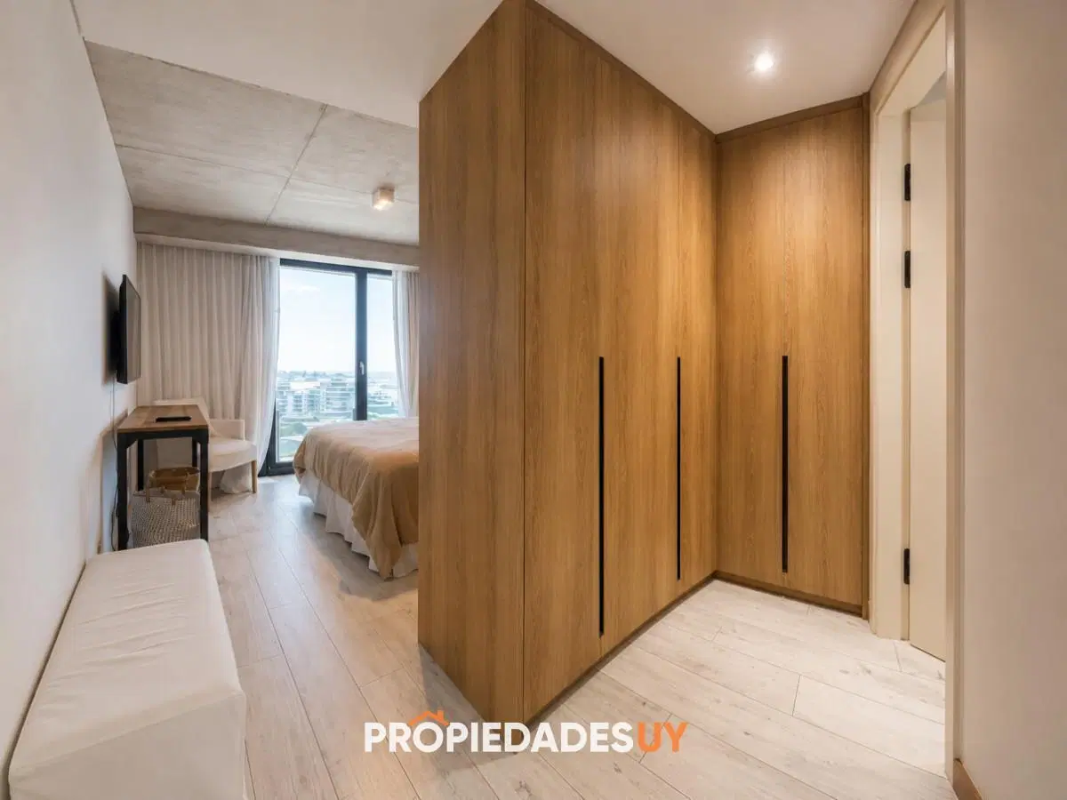 Espectacular Apartamento de 2 Dormitorios y Medio, piso alto, Torre Surfside, Punta del Este 4