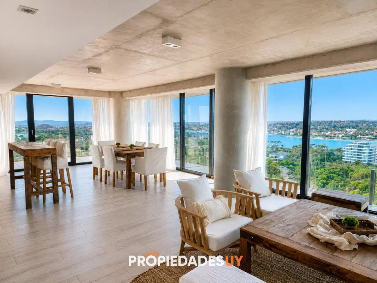Espectacular Apartamento de 2 Dormitorios y Medio, piso alto, Torre Surfside, Punta del Este 2