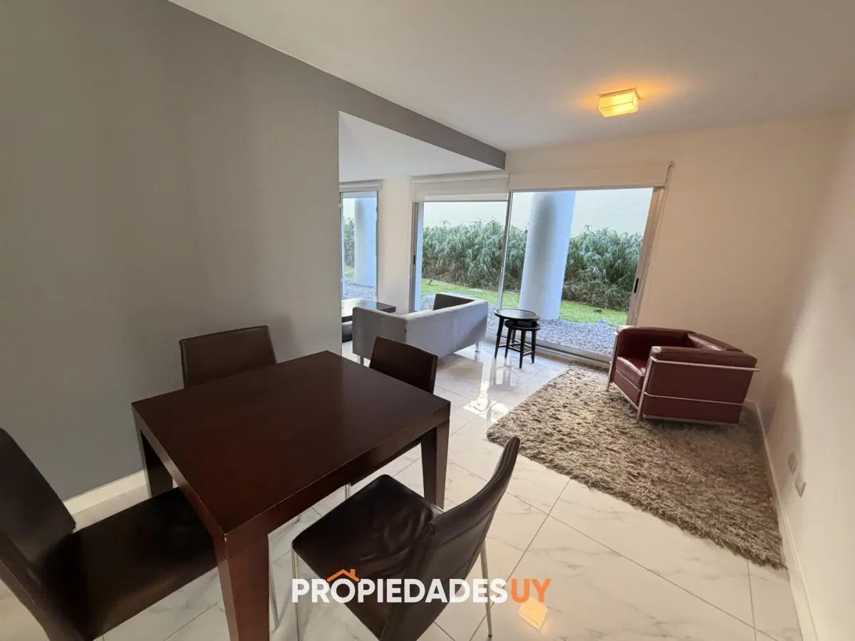 APARTAMENTO EN VENTA SOBRE ROOSEVELT CON GARAJE 5