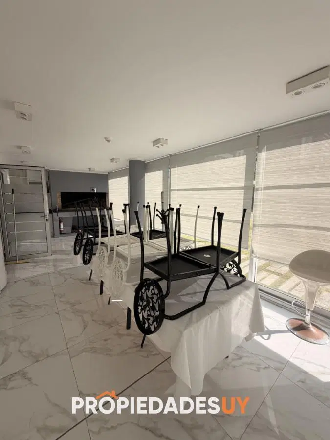 APARTAMENTO EN VENTA SOBRE ROOSEVELT CON GARAJE 8