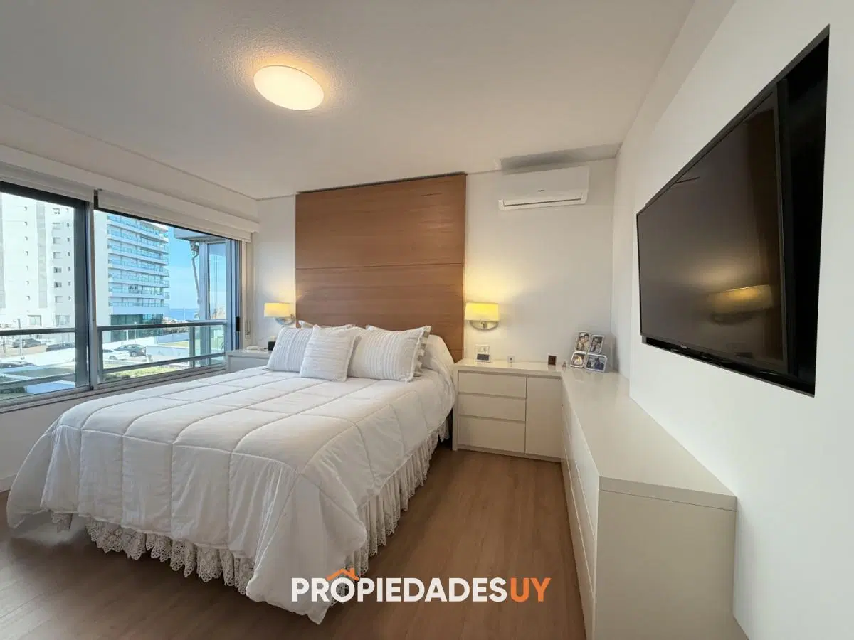 Apartamento en venta de 4 dormitorios con vista al mar en Lincoln Center Mansa Punta del Este 5