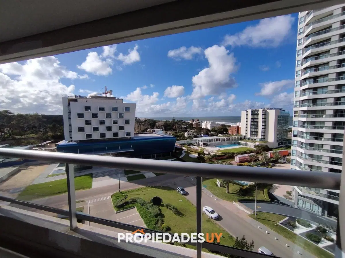 Apartamento en alquiler, zona Playa brava 2