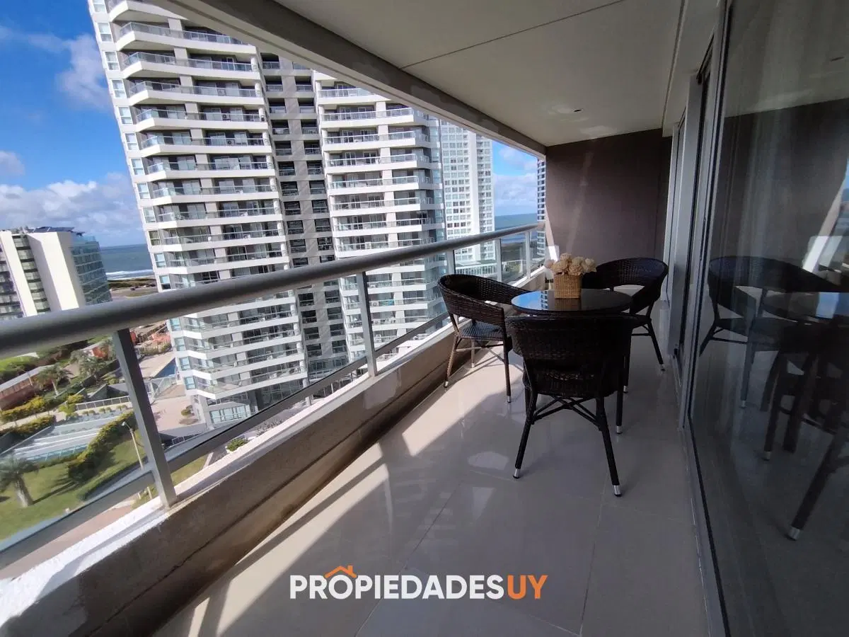Apartamento en alquiler, zona Playa brava 5