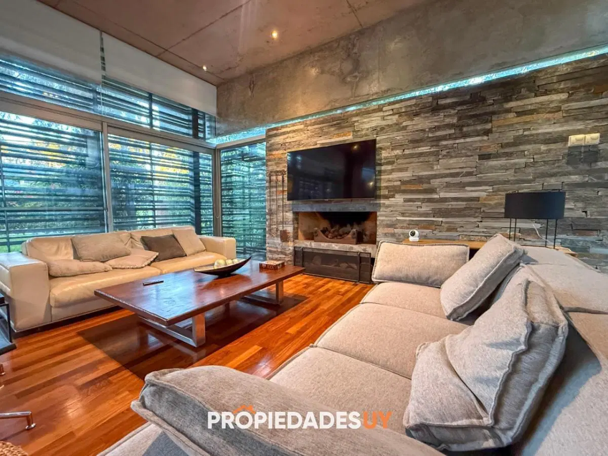 Casa en venta en playa mansa a metros del mar 5