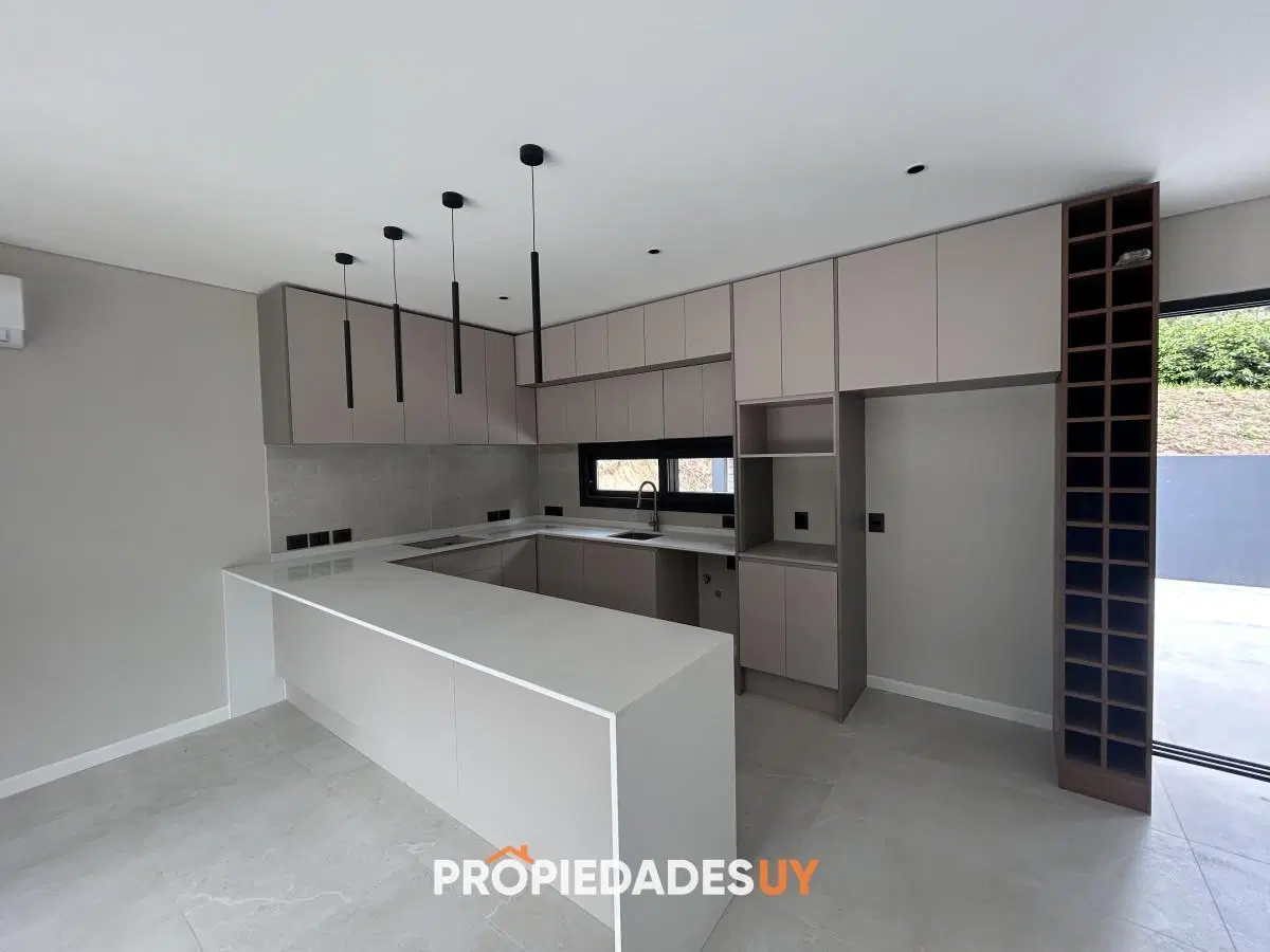 Venta casa en Club del lago Punta Ballena 8